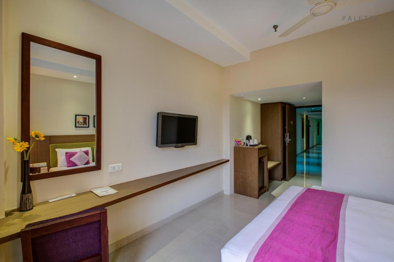Hotel Jk Residency Kelakam Zewnętrze zdjęcie