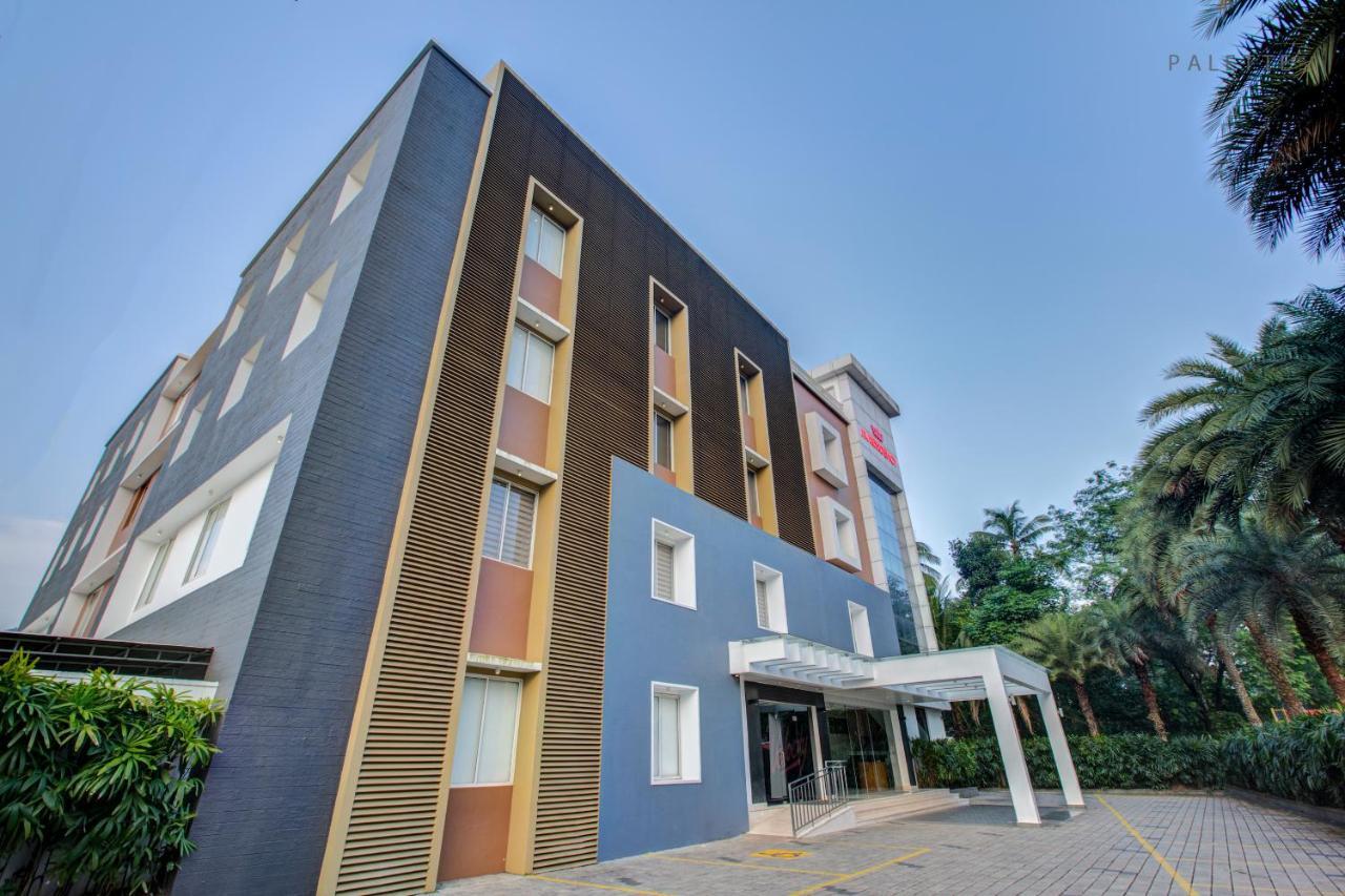 Hotel Jk Residency Kelakam Zewnętrze zdjęcie
